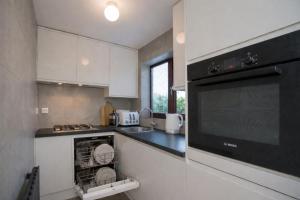 Garden, Driveway, Private, Nr Windsor & Great Park