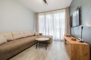 Sleek & Stylish 2-Bedroom Apartment