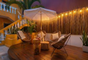 Boutique King & 2 Bed Suites, Playa Base, Beach, ADO, Ferry, La Quinta 3 Min, Kitchen, AC