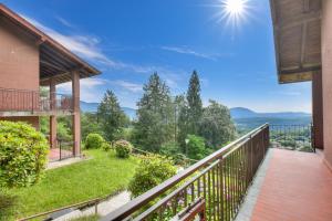 Il Vecchio Faggio: Lake Maggiore view Terrace - Happy Rentals