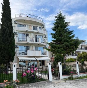 HOTEL BRIZ - Free Public Parking