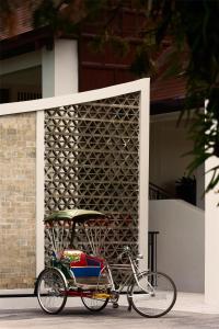 Kahavadi Chiang Rai, Curio Collection by Hilton