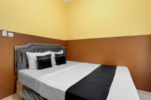 Hotel O near Ahmad Dahlan University formerly Endrayanti Inn
