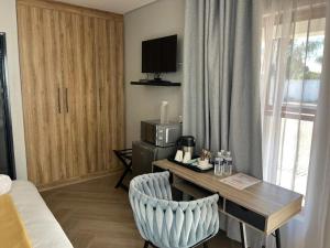 Black Villa Lodge