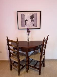 Art & Motion - Guest Room 3