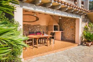 Charming Country House Es Puchet in Buger