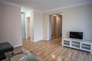 Barrique 33 - Breakfast delivered & Minibar - Mall Area