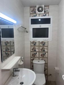 apartment ruwi, spar,gym building
