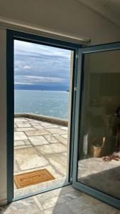 Villa Theros