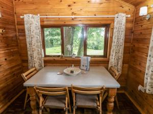 Oak Lodge