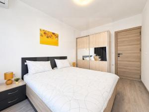 1BR Golden Urban Hive with Parking