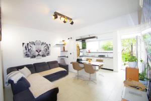 Apartment with Jacuzzi and Beautiful Garden