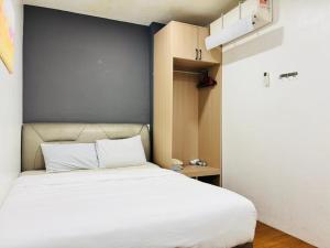Travelers Majestic Retreat Hotel, Located in the Heart of Melaka, Walk 10 mins to Melakas Attraction Site