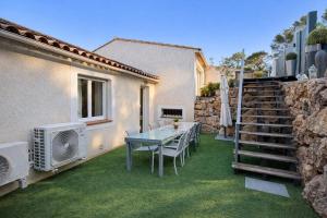 130m Draguignan villa with pool and views