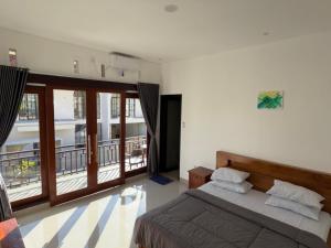 Qiana House
