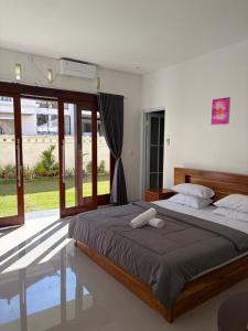 Qiana House