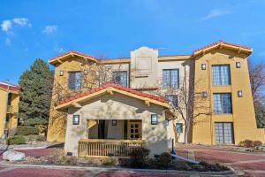 Travelodge by Wyndham Golden-Denver
