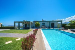 Mythic Olive villa - Heated Pool - Amazing view
