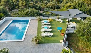 Villa Confido - Luxury 3BR Apartment with Private Pool near Trogir