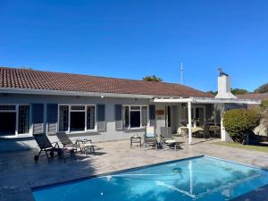 Beach House on Pachena