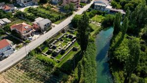 Kuća za odmor Vinka s hidromasažnom kadom, uz rijeku Jadro