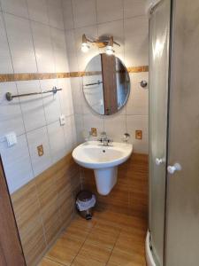 Resort Koloděje-žlutý dům
