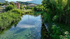 Kuća za odmor Vinka s hidromasažnom kadom, uz rijeku Jadro