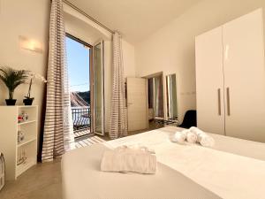 Gold, Sea View, Rapallo with private Garage