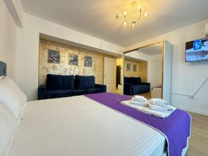Luxury Studios Unique Residence opposite Palas with Parking