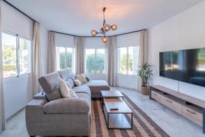 Cubos Lauro Golf Apartment Pool & Terrace