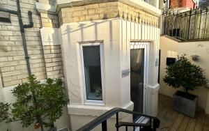 Hillhouse Hideaway