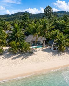 Luxury Beachfront Villa with Pool