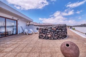 Bungalow Famara 6 - First line of the Sea - Ocean views - Beach 1 min By Lanzarote Vacation Homes