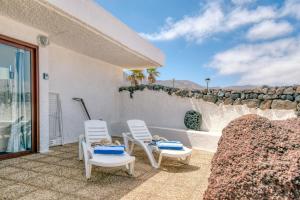 Bungalow Famara 6 - First line of the Sea - Ocean views - Beach 1 min By Lanzarote Vacation Homes