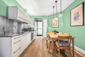 Spacious Fitzrovia 2-Bed Duplex - Sleeps 6
