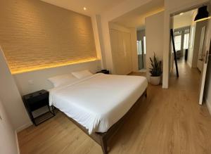 Designer penthouse in central Valencia