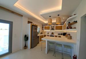 Kastraki Riviera Suites
