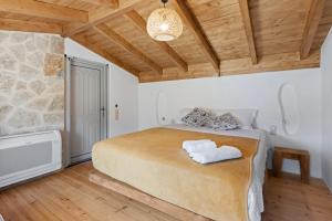 Sea Whisper Beachfront villa reached only by boat