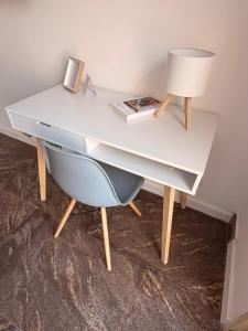 Chic room with balcony near Alicante center