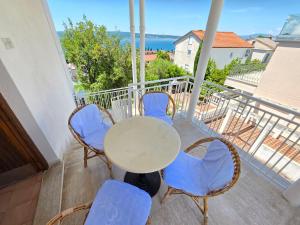 BED Apartment with 3 bedrooms and balcony
