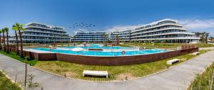 ViVi Homes - Choco Pool, Gym, Terrace & Beach