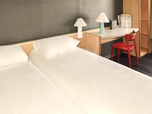 ibis Rochefort