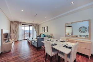 Anantara Palm Luxury Beachfront Stay