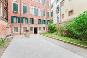 Garden Palace Rooms