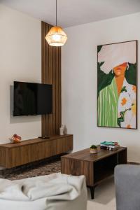 Perla Apartment 2BR Beachside by PikHost