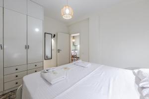 Perla Apartment 2BR Beachside by PikHost
