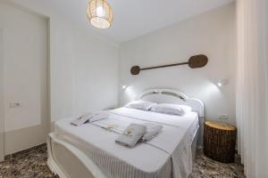 Perla Apartment 2BR Beachside by PikHost