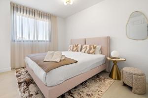 Modern 3-Bedroom Apartment Camarate Hills RDR556