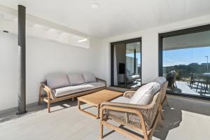 Modern 3-Bedroom Apartment Camarate Hills RDR556