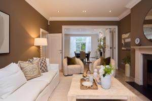 Monochrome & Marble on Hamilton Terrace